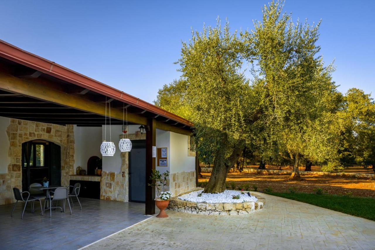 Trullo Degli Augelli Vendégház San Michele Salentino Kültér fotó